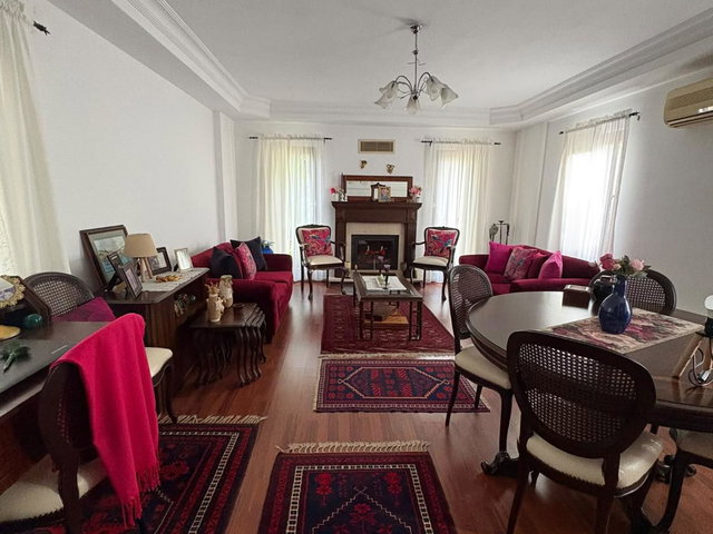 TURGUTREISTE KÖŞE KONUMDA MUHTEŞEM VILLA