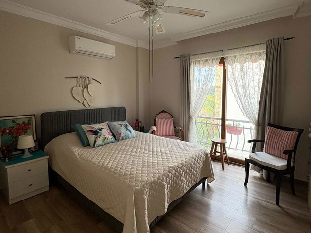 TURGUTREISTE KÖŞE KONUMDA MUHTEŞEM VILLA