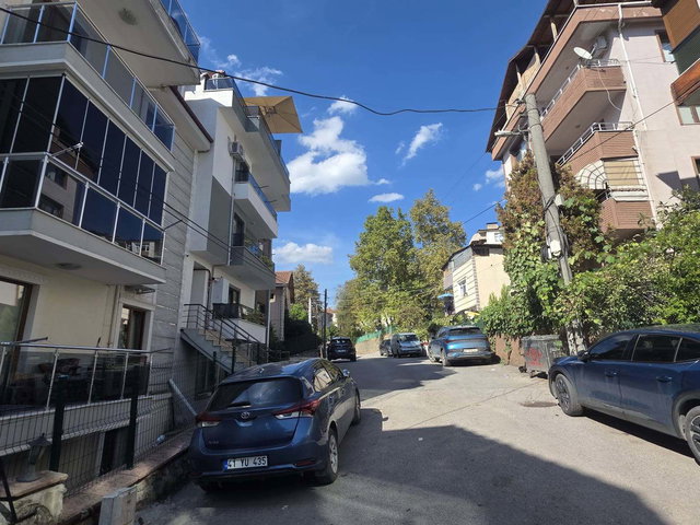 KOCAELI İZMİT ŞİRİNTEPE’DE 2+1 KIRALIK ÇATI DUBLEKS