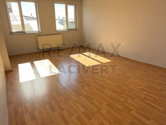 RE/MAX LACİVERT'TEN GÜRCÜKAPI'DA  3+1 KİRALIK DAİRE