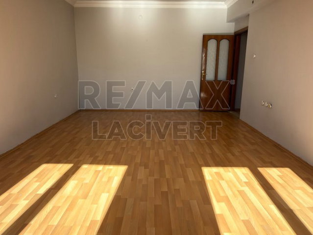 RE/MAX LACİVERT'TEN GÜRCÜKAPI'DA  3+1 KİRALIK DAİRE