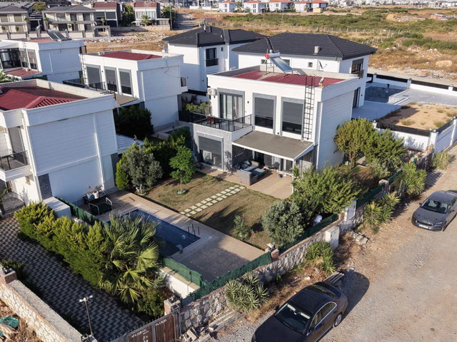 DİDİM EFELER’DE EŞYALI  SATILIK 3+1 VİLLA