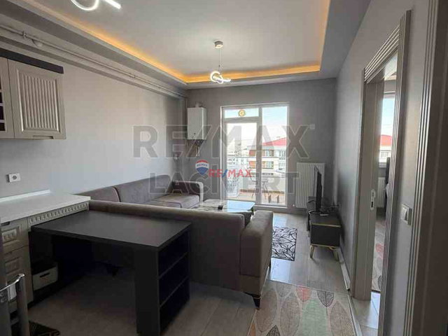 RE/MAX LACIVERT'TEN YILDIZKENT'TE 1+1 KIRACILI EŞYALI SATILIK DAIRE