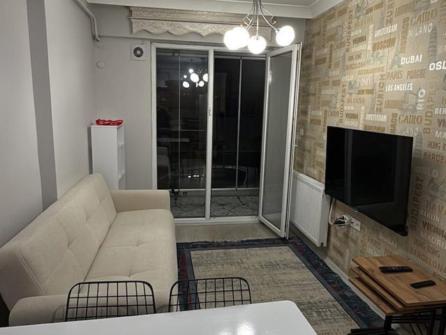 REMAX DREAM ‘DEN BAĞÇEŞME ORHAN MAHALLESİNDE TAM GÜN SİYESİNDE 1+1 EŞYALI GİRİŞ KAT
