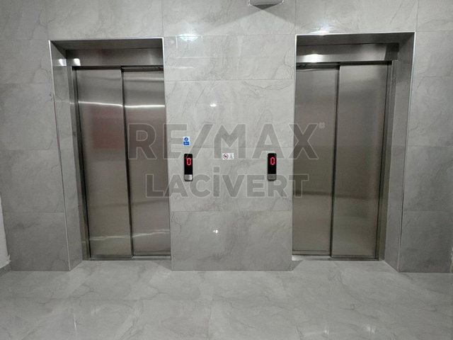RE/MAX LACİVERT'TEN YILDIZKENT YAZICILAR SUİT'TE  SATILIK 1+1 DAİRE