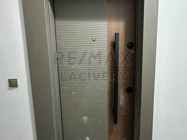RE/MAX LACİVERT'TEN YILDIZKENT YAZICILAR SUİT'TE  SATILIK 1+1 DAİRE