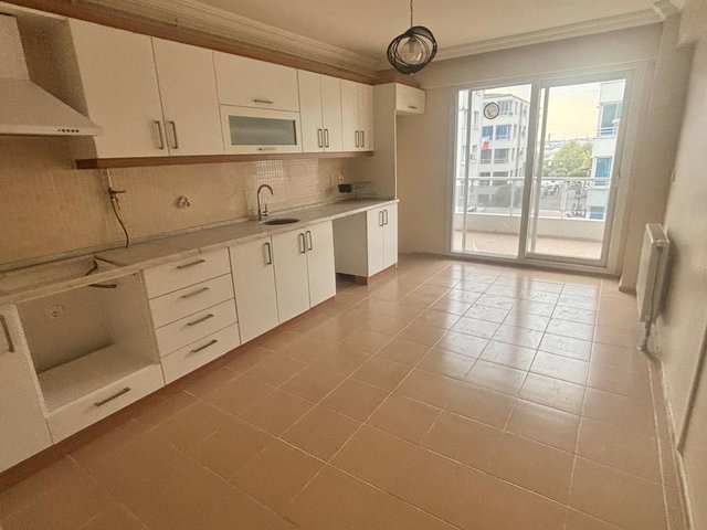 ALİAĞA SİTELER MAH. NİSAN SİTESİ’NDE 3+1 | 145 M² NET | 2 BANYOLU | 4 CEPHELİ KİRALIK DAİRE