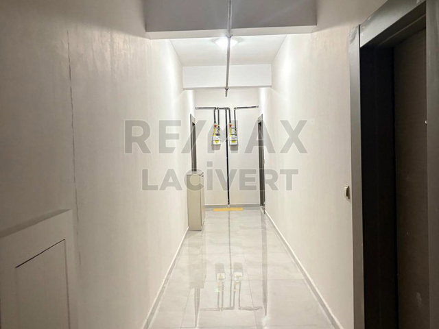 RE/MAX LACİVERT'TEN YILDIZKENT YAZICILAR SUİT'TE  SATILIK 2+1 DAİRE