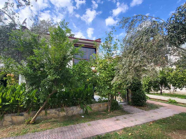 ALTINOLUK ESKENT SİTESİ’NDE SATILIK 2+1, MÜSTAKİL BAHÇELİ VİLLA