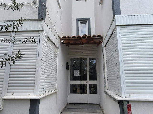 ALTINOLUK'TA MERKEZİ KONUMDA DENİZE YAKIN SATILIK 2+1 ARA KAT DAİRE