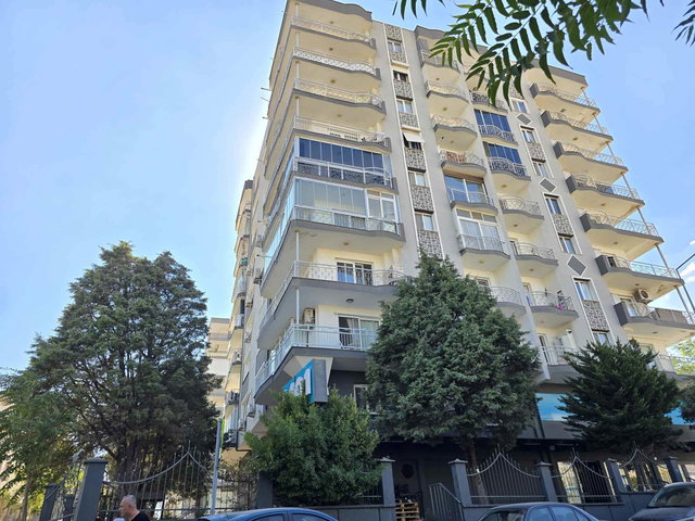 EFELER MAH SEYFI DEMIRSOY HASTANESI YAKINI ASANSÖRLÜ 3+1 165 M2 ARA KAT