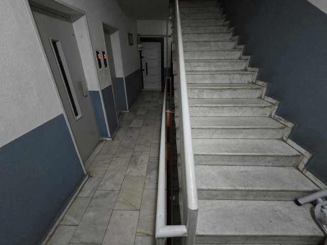 EFELER MAH SEYFI DEMIRSOY HASTANESI YAKINI ASANSÖRLÜ 3+1 165 M2 ARA KAT