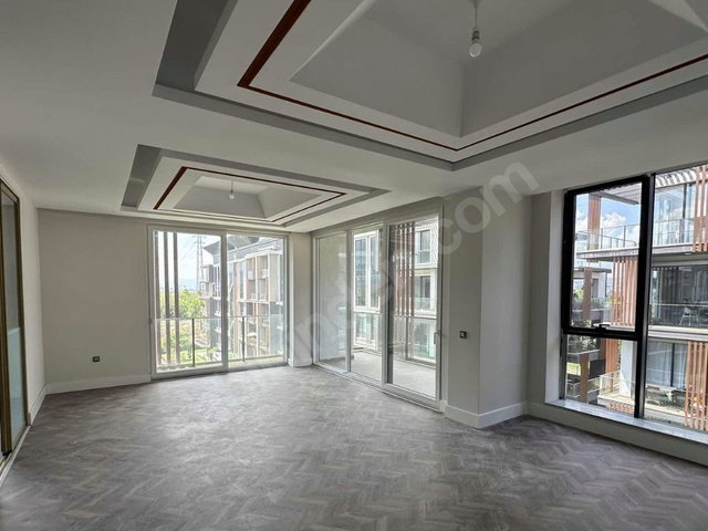 REMAX DREAMDEN KARTEPE ZERAY ESİL PROJESİNDE SATILIK 3+1 ÇATI DUBLEKS DAİRE
