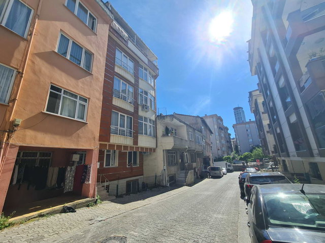 EMAAR'A YÜRÜME MESAFESİNDE & BAHÇE KATI AYDINLIK 2+1 DAİRE %