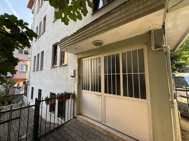 GÖLCÜK DONANMA MAH.’DE 3+1 | 110 M2 | YÜKSEK GİRİŞ | KİRALIK DAİRE