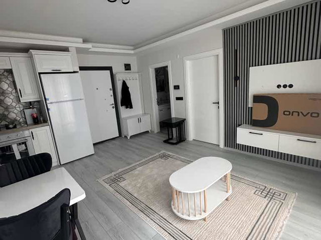 REMAX HÜSEYİN’DEN  İSTİKLAL'DE KİRALIK HASTANE YAKINI, SIFIR FULL EŞYALI LÜKS 1+1 ARA KAT DAİRE