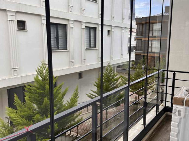 REMAX HÜSEYİN’DEN  İSTİKLAL'DE KİRALIK HASTANE YAKINI, SIFIR FULL EŞYALI LÜKS 1+1 ARA KAT DAİRE