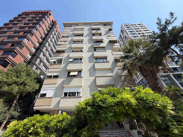 SUADİYE BAĞDAT CAD. YÜRÜME MESAFESİNDE 4+1 SATILIK DAİRE !!!!!!