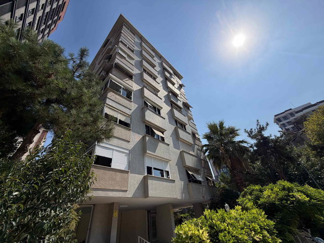 SUADİYE BAĞDAT CAD. YÜRÜME MESAFESİNDE 4+1 SATILIK DAİRE !!!!!!