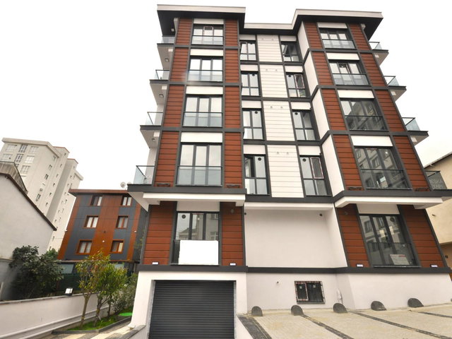 ÜMRANİYE NECİP FAZILDA METROYA YAKIN OTOPARKLI SIFIR 1+1