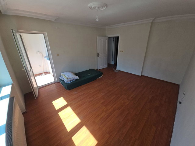 REMAX PRO 2 EMRE’DEN İKİ DAİRE TEK TAPU METROBUSE YAKİN DUBLEKS DAİRE