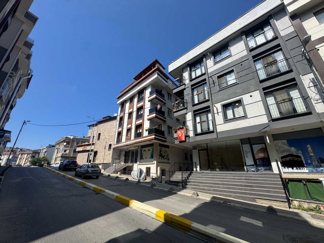 ÇEKMEKÖY MERKEZ MAHALLESİNDE SON DURAĞA YAKIN KİRALIK DUBLEKS