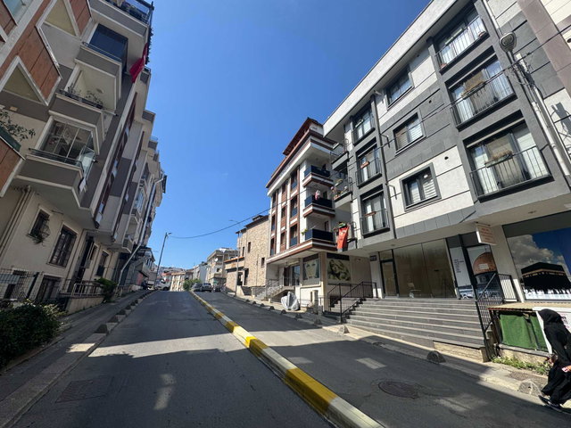 ÇEKMEKÖY MERKEZ MAHALLESİNDE SON DURAĞA YAKIN KİRALIK DUBLEKS