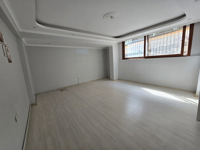 BUCA KOZAGAÇ MAH HASANAGA PARI YAKINI 3+1 120 M2 DOGALGAZLIYÜKSEK GIRIŞLI DAIRE