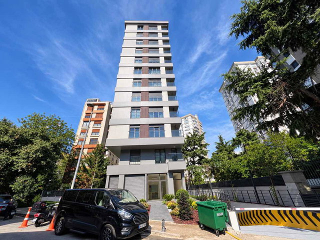 ERENKÖY'DE MARMARAYA 2DK BALKONLU GENİŞ 3+1 DAİRE