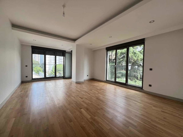 ERENKÖY'DE MARMARAYA 2DK BALKONLU GENİŞ 3+1 DAİRE