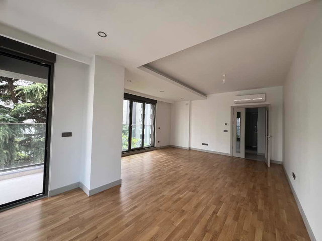 ERENKÖY'DE MARMARAYA 2DK BALKONLU GENİŞ 3+1 DAİRE