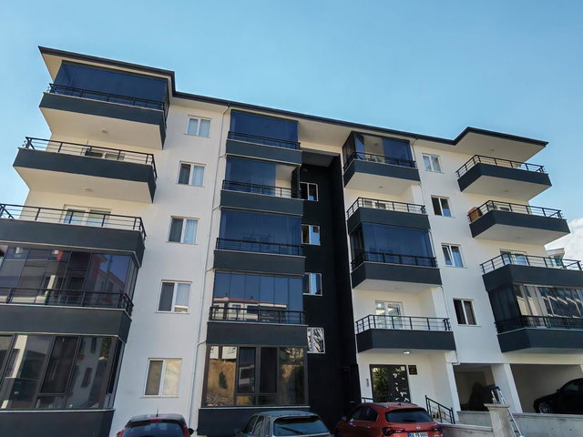GÖLBAŞI DEVLET HASTANESİ YAKININDA MERKEZİ KONUMDA KİRALIK 2+1 DAİRE