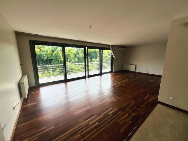 ÇEKMEKÖY KAYRA EVLERİ KOMPLE YENİLENMİŞ 3,5+1 190 M2 ORMAN CEPHE