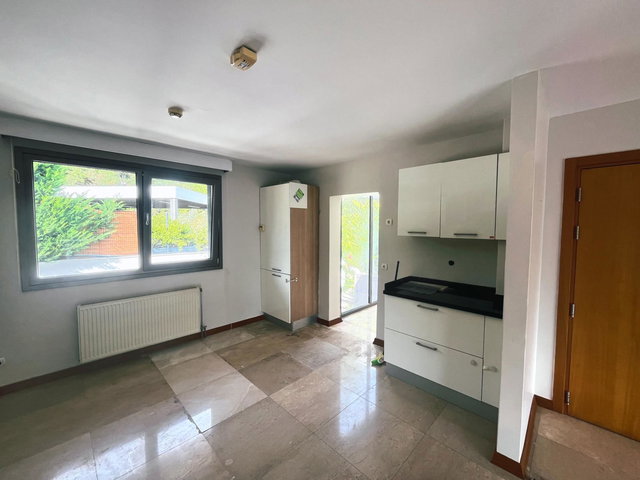 ÇEKMEKÖY KAYRA EVLERİ KOMPLE YENİLENMİŞ 3,5+1 190 M2 ORMAN CEPHE
