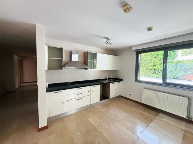 ÇEKMEKÖY KAYRA EVLERİ KOMPLE YENİLENMİŞ 3,5+1 190 M2 ORMAN CEPHE