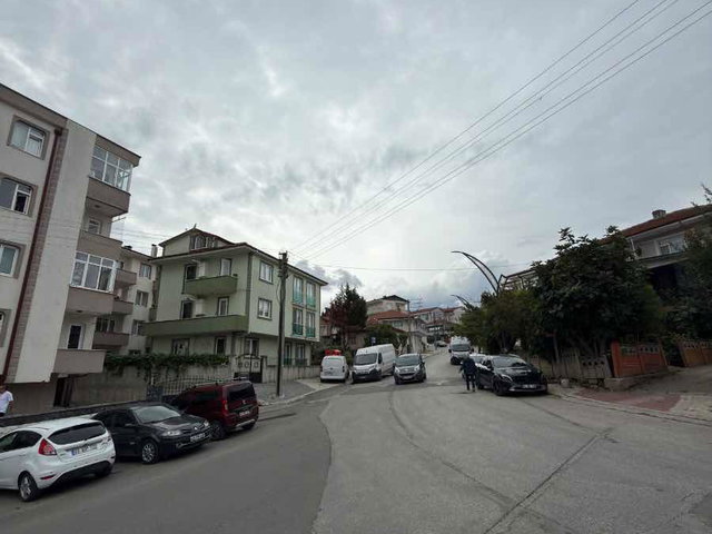 RE/MAX METROPOLİTAN'DAN SATILIK 3+1 EBEVEYN BANYOLU FIRSAT DAİRE!!
