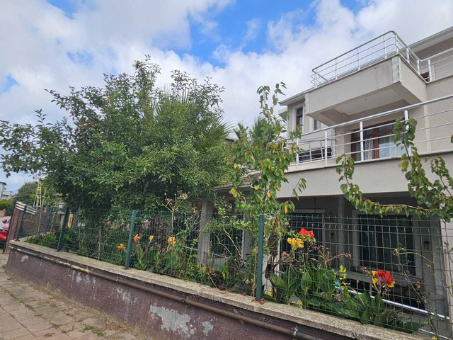 ŞİLE SAHİLKÖYDE SATILIK MÜSTAKİL HAVUZLU TRİPLEKS VİLLA 300 M2