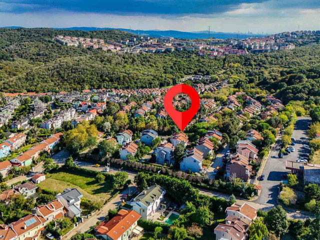 ZEKERİYAKÖY BASIN YAYIN SİTESİ’NDE BAHÇESİYLE FARK YARATAN 4+1 A TİPİ VİLLA