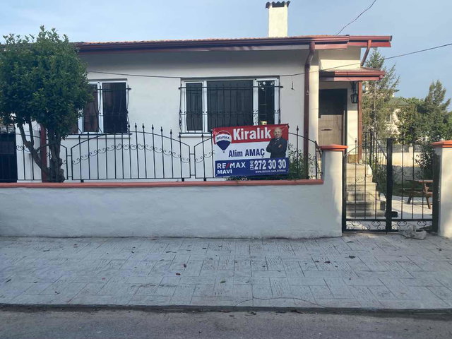 REMAX MAVİDEN 350 M2 BAHÇE KULLANIMLI TEK KATLI HUZURLU SOKAKTA KAPALI GARAJLI