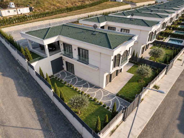 BÜYÜKÇEKMECE’DE SIFIR 5+1 LÜKS VİLLA | 300 M² NET | YERDEN ISITMA | 4 BANYO