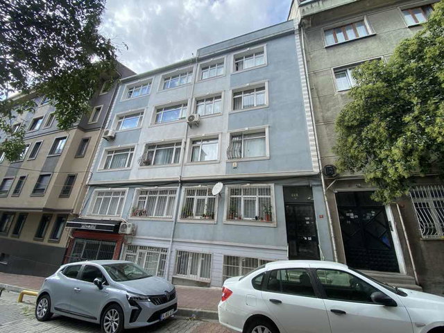 FATİHTE 2+1  90 M² NET DOĞALGAZ KOMBİLİ KREDİYE UYGUN