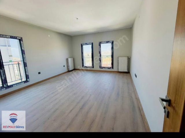AKOĞUZ KIŞLASI TOKİ KONUTLARI 3+1 3.KAT KİRALİK DAİRE