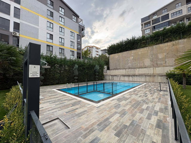 REMAX ADVANTAGE'TAN KARNUR SEVINÇ SITESINDE KIRALIK 2+1 DAIRE