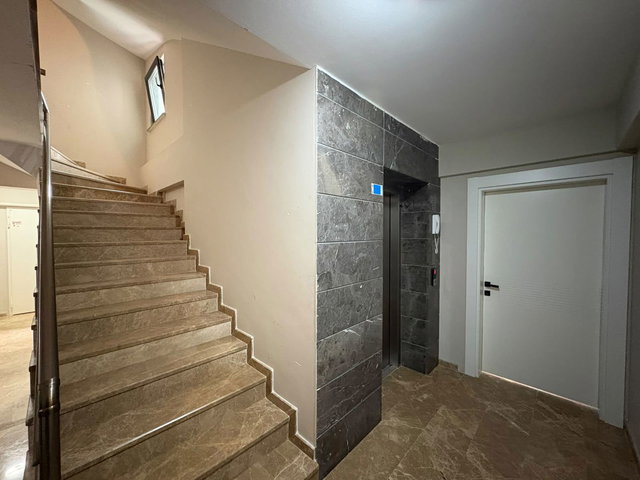 REMAX ADVANTAGE'TAN KARNUR SEVINÇ SITESINDE KIRALIK 2+1 DAIRE