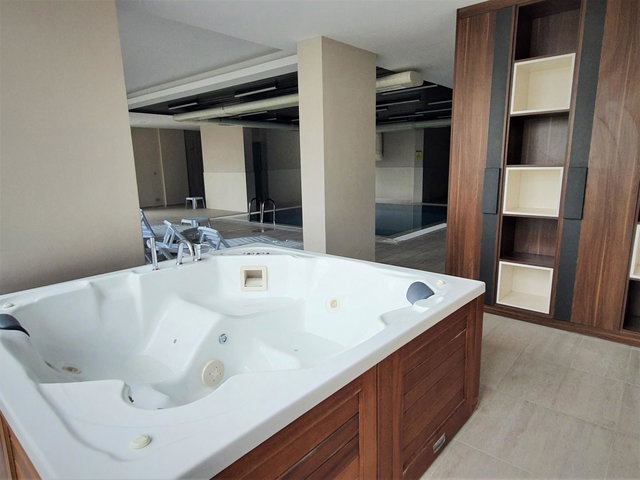 LOTUS BEYTEPE SİTESİ' N DE SATILIK (ÜÇ CEPHELI) CAM BALKONLU 4+1 DAİRE
