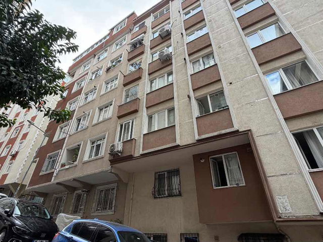 BAHÇELIEVLER SIYAVUŞPAŞADA YARIRIMLIK SATILIK 1.5+1 DAIRE