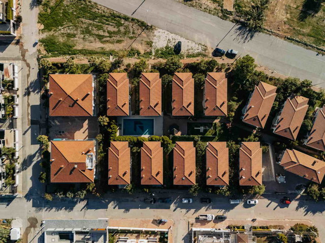DENİZE 1,5 KM 5+2 SİTE İÇİ MÜSTAKİL KULLANIMLI SATILIK ŞIK VİLLA