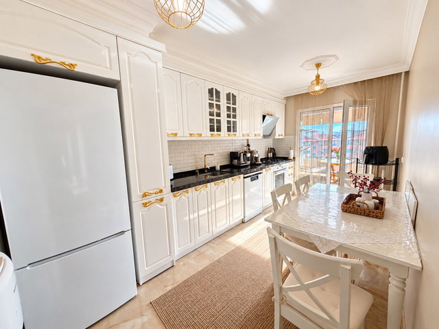 BEYLİKDÜZÜ BİZİMKENT 195 ADA 3+1 A TİPİ TADILATLI SATILIK DAİRE
