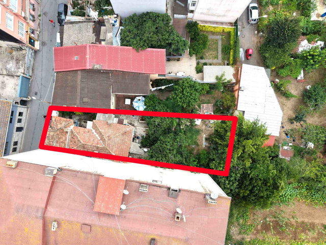 RUMELI KAVAĞI’ DA & 2 KATLI 284 M2 BAHÇELI EV FIRSATI
