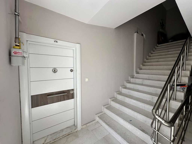 İZMİT YAHYAKAPTANA YAKIN GENİŞ TERASLI 1+1 KİRALIK DAİRE